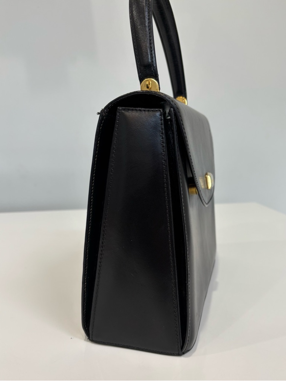 Bally Vintage Black Leather Top Handle Bag Gold Hardware Structured Crossbody - Picture 6 of 10